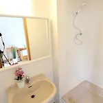 Downtown - Im Herzen Von & Komfortable Boxspringbetten Hotel *