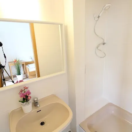 Downtown - Im Herzen Von Ulm&komfortable Boxspringbetten Hotel *