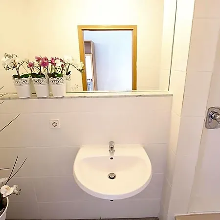 Downtown - Im Herzen Von & Komfortable Boxspringbetten Hotel *