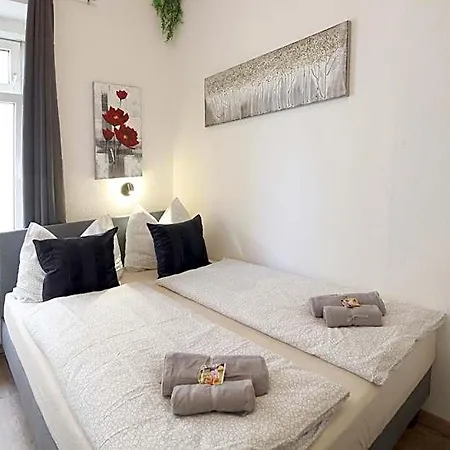 Downtown - Im Herzen Von & Komfortable Boxspringbetten Hotel *